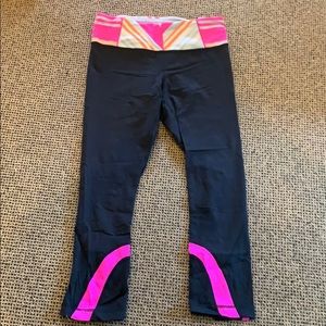 PINK CROPPED LULULEMON LEGGINGS SIZE 4 RARE DESIGN